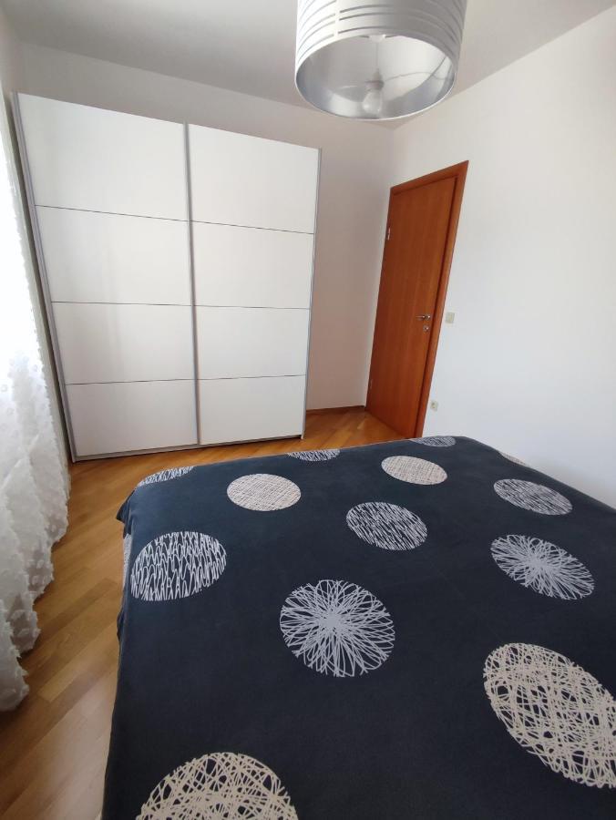 Apartment Rose Malinska Exterior foto